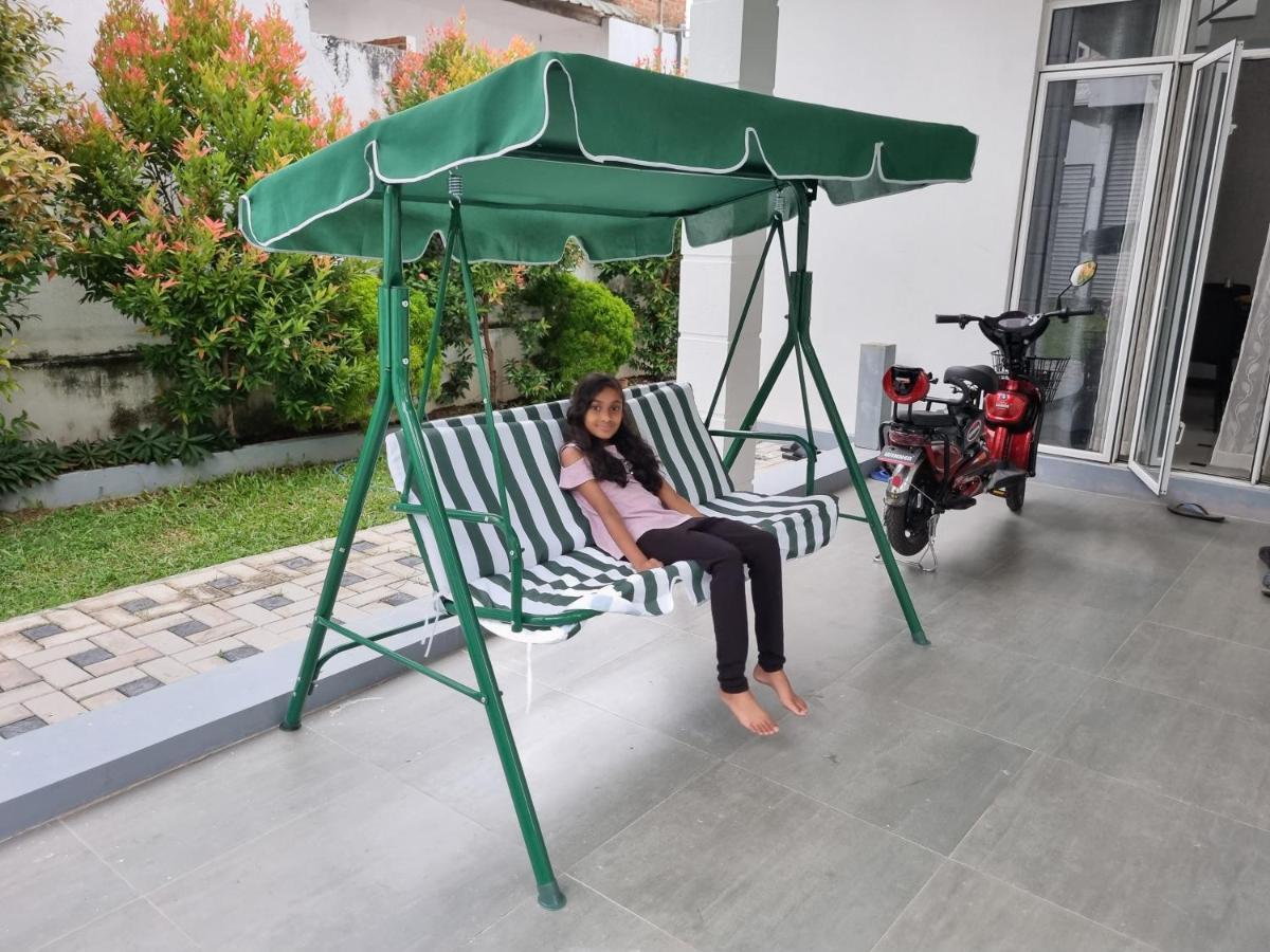 Vidushi Home Minuwangoda エクステリア 写真