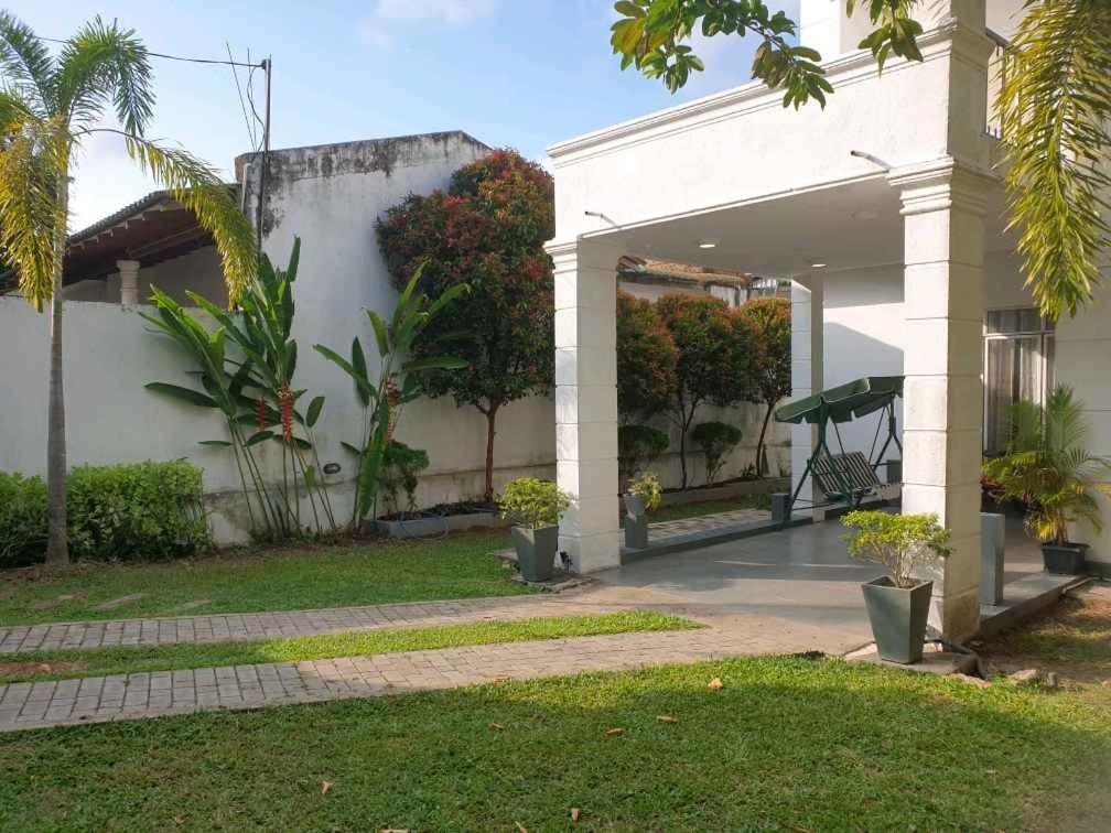 Vidushi Home Minuwangoda エクステリア 写真